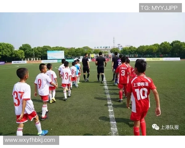 如何通过我是球星APP进行足球赛直播并提升观赛体验