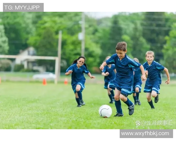 聚焦足球球星大腿力量揭秘绿茵场上的速度与爆发力秘密 聚焦足球球星大腿力量揭秘绿茵场上的速度与爆发力秘密